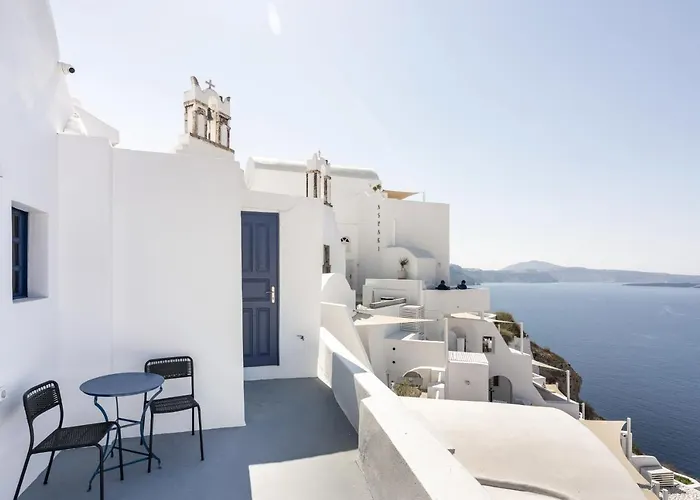 Oia Cave Loft